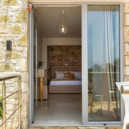 House Of Stones 2, Cozy W Parking Daire Himarë
